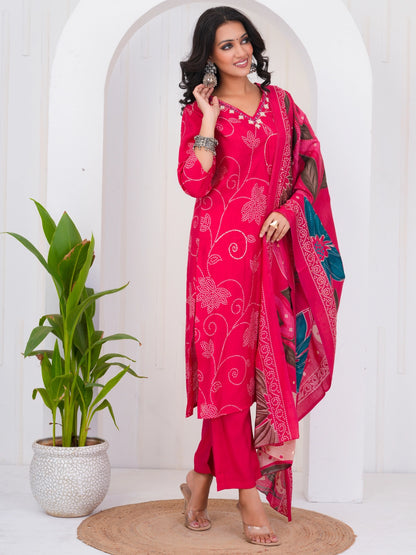 1. Crimson Grace Muslin Kurta Set