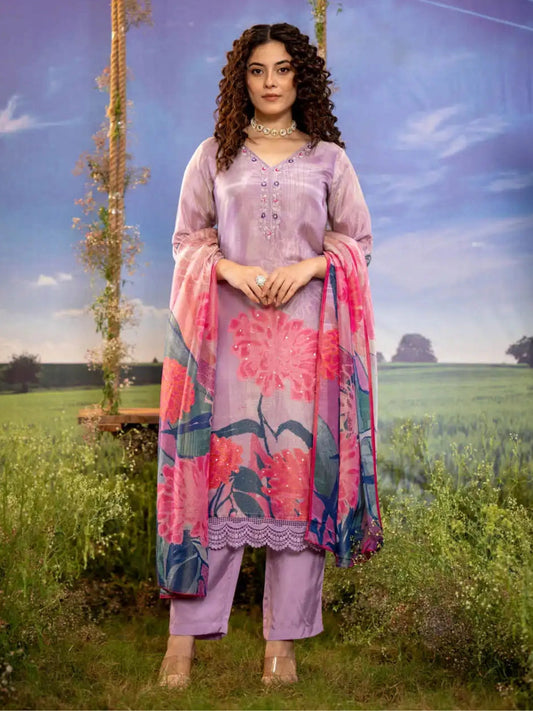 Elegant Lilac Embroiderd Kurta Set With Dupatta